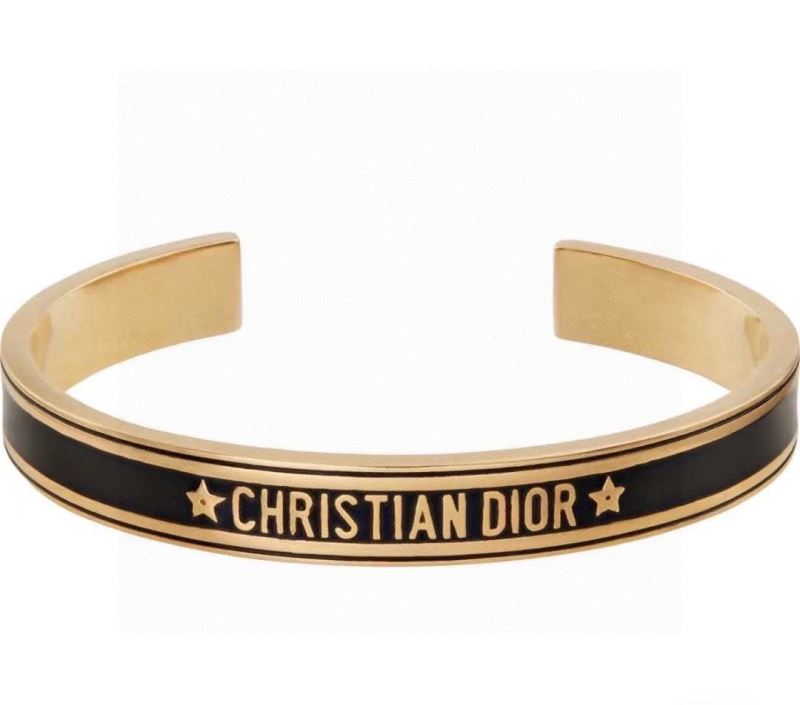 chr1st1an D10r bracelets